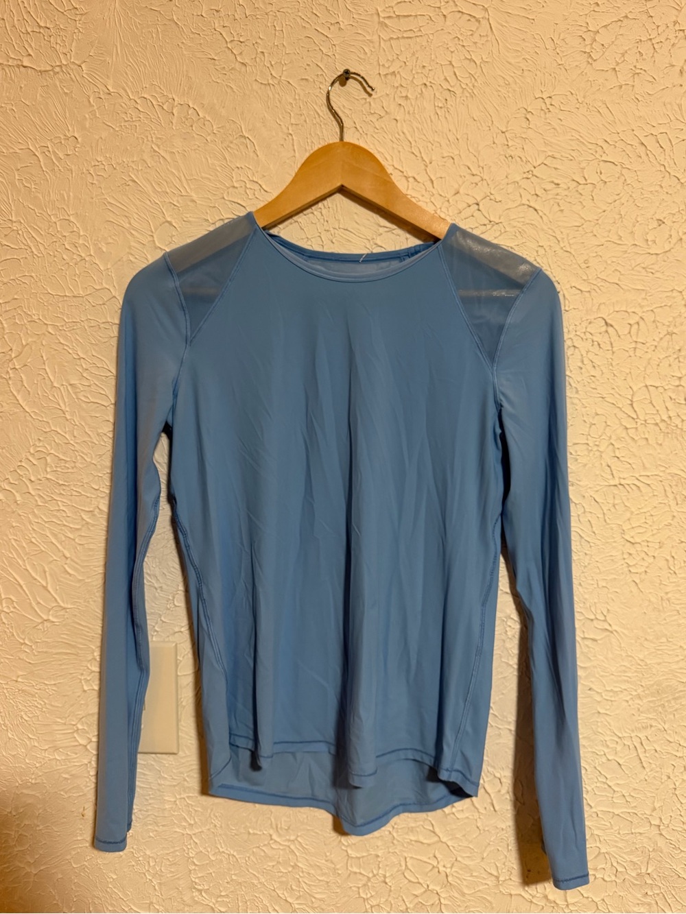 Women's Lululemon Blue Long Sleeve Top Size 4-6